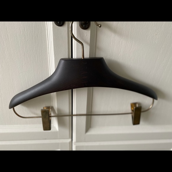 LOUIS VUITTONGarment Bag & Walnut Garment Hanger - Picture 10 of 10